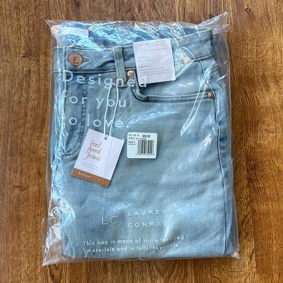 LC Lauren Conrad Mid Rise Slim Fit Boyfriend Jeans Brigitte Light Wash Denim NWT - Picture 8 of 11